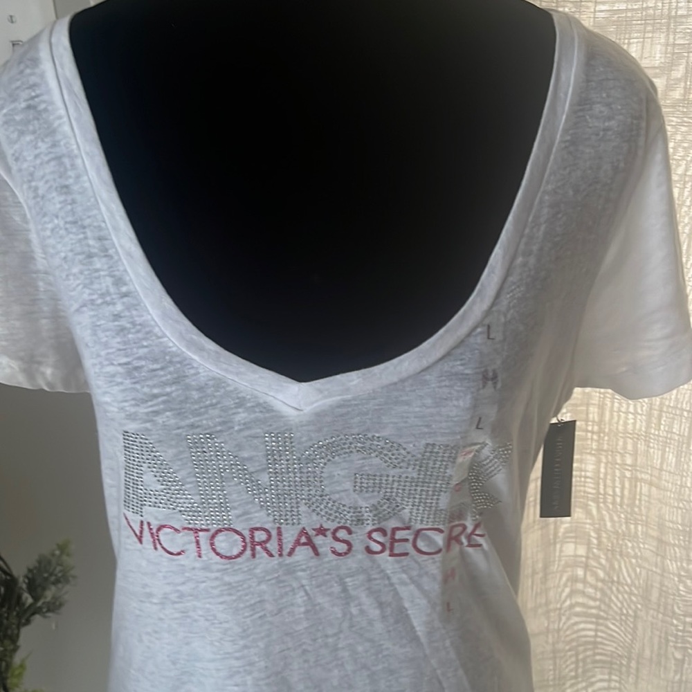 NWT Victoria, secrets T-shirt